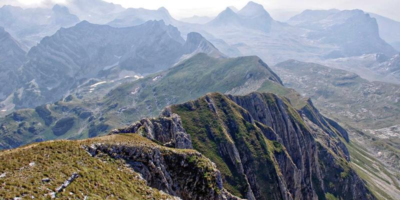 东营云阳:工业化学品领域的卓越供应商与化工产品74的专业解决方案